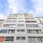 Charming Apartment Near Nation