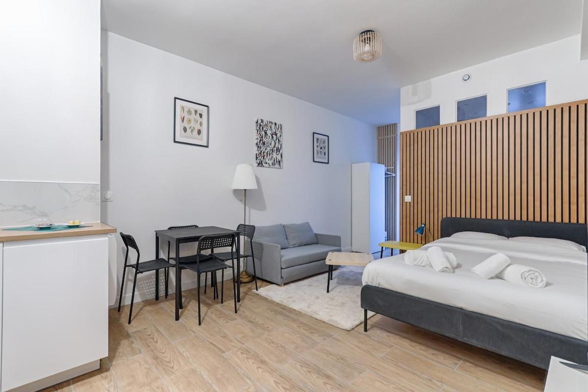 Charming Near Nation Appartement Parijs